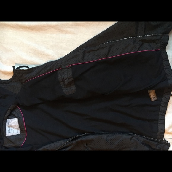 Windbreaker - Picture 6 of 10
